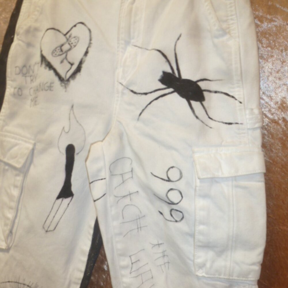 ๐๐ One-of-a-Kind Halloween Custom Jeans โ American Eagle โ Size 0 ๐๐ - Picture 8 of 13